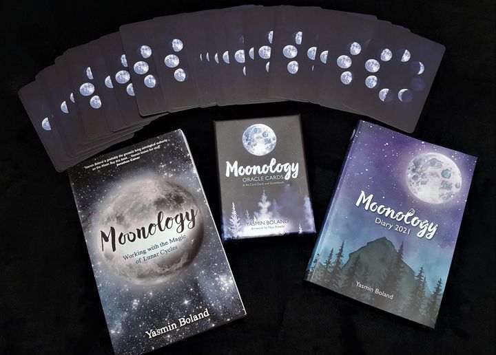 Nurturing with Miranda works with the moon cycles using Moonolgy by Yasmin Boland